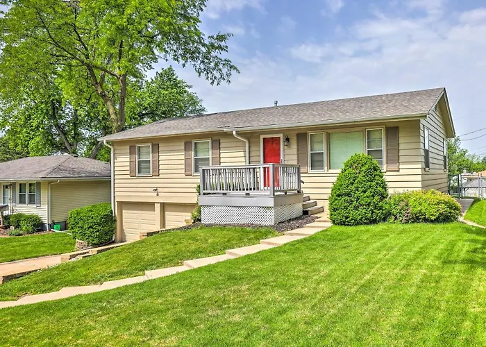 6 Mi To Old Market: Home W/ Bbq-Ready Patio!