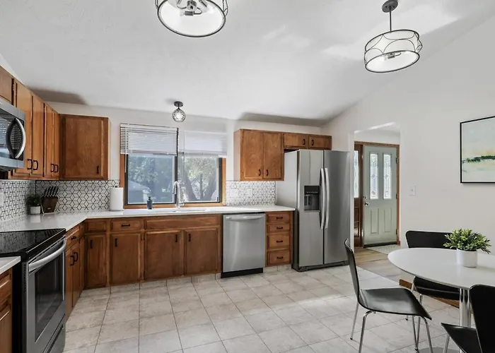 Central Location - 2 Living Spaces & Covered Patio!