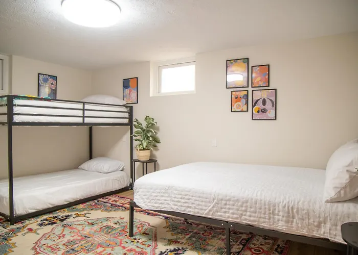 Vintage Modern Mid-Century Gem